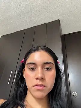 Miia moonn online show from January 5, 2026, 5:27 pm