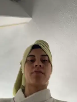 Miia moonn online show from December 16, 2025, 1:15 pm