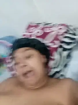 culona2417 online show from April 29, 2026, 3:32 am