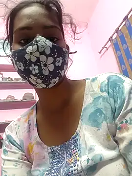 Hot Naira  online show from November 30, 2025, 2:18 pm