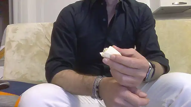 Eroshotlicker online show from April 16, 2026, 9:39 pm