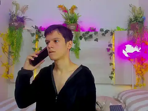 Snapshot of AngelSlimm chatting on November 28, 2025, 4:56 am AngelSlimm online show from November 28, 2025, 4:56 am