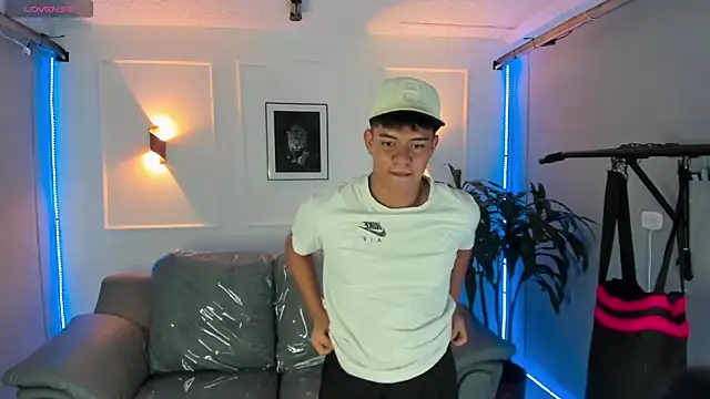 Paul 27  online show from November 30, 2025, 2:01 am