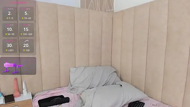 Snapshot of Maybeelin_ chatting on November 27, 2025, 10:10 pm Maybeelin online show from November 27, 2025, 10:10 pm