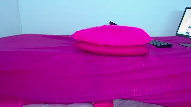 Snapshot of Milytylor chatting on March 1, 2026, 2:11 am Milytylor online show from March 1, 2026, 2:11 am