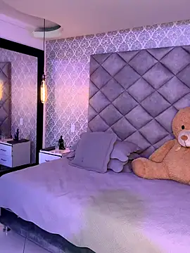 Snapshot of TinyCurlQueen chatting on November 28, 2025, 7:14 pm TinyCurlQueen online show from November 28, 2025, 7:14 pm