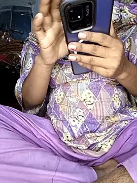 Snapshot of Jhunaki_789 chatting on December 19, 2025, 10:06 am Jhunaki 789 online show from December 19, 2025, 10:06 am