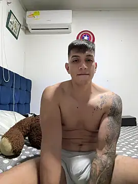 OliverWest04 online show from April 15, 2026, 9:26 am