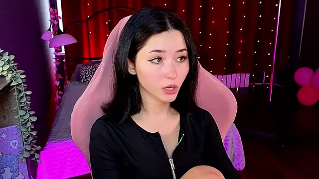 Snapshot of RedMidnight chatting on June 14, 2026, 3:35 pm RedMidnight online show from June 14, 2026, 3:35 pm
