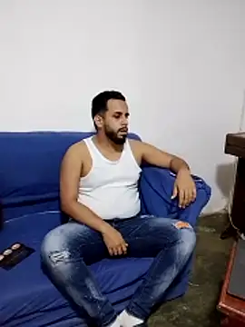 the pink girl online show from November 25, 2025, 7:36 pm