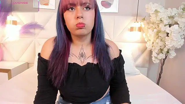 Snapshot of Vera_Gold_ chatting on November 25, 2025, 3:40 am Vera Gold online show from November 25, 2025, 3:40 am