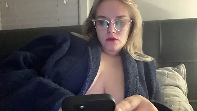 babyblue977 online show from February 12, 2026, 3:50 am