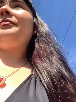 Snapshot of Yuliks_ chatting on December 1, 2025, 1:56 pm Yuliks online show from December 1, 2025, 1:56 pm