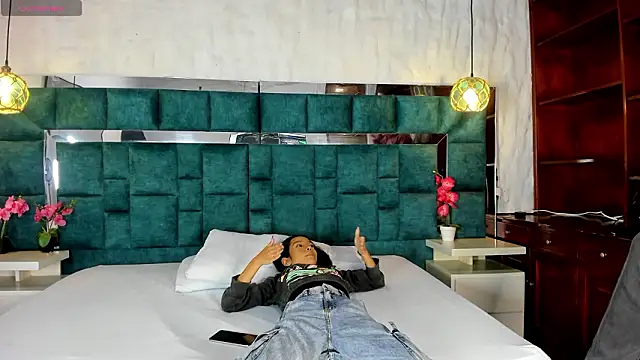 Snapshot of _bonnyandclyde chatting on February 27, 2026, 12:27 pm bonnyandclyde online show from February 27, 2026, 12:27 pm