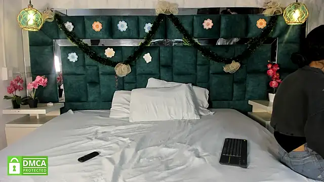 Snapshot of _bonnyandclyde chatting on January 6, 2026, 11:58 am bonnyandclyde online show from January 6, 2026, 11:58 am