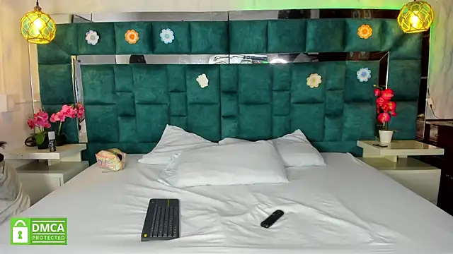 Snapshot of _bonnyandclyde chatting on January 12, 2026, 12:34 pm bonnyandclyde online show from January 12, 2026, 12:34 pm