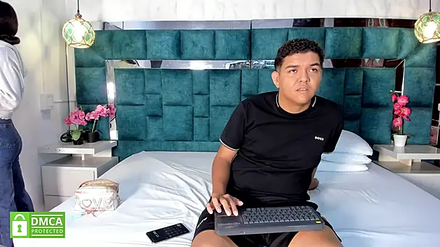 Snapshot of _bonnyandclyde chatting on January 16, 2026, 12:42 pm bonnyandclyde online show from January 16, 2026, 12:42 pm