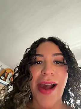 Snapshot of VictoriaaRose chatting on June 15, 2026, 9:47 pm VictoriaaRose online show from June 15, 2026, 9:47 pm