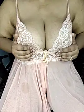 Curvy Pooja online show from April 4, 2026, 7:37 am