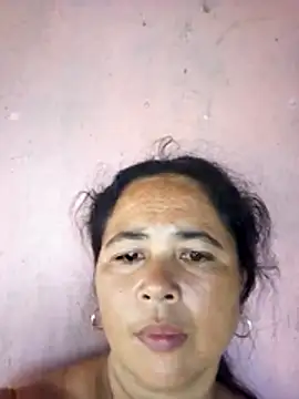 pretty hotmom07 online show from November 28, 2025, 6:02 am