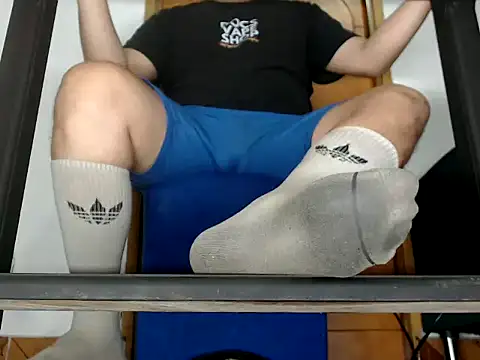 Snapshot of Alphacashmaster777 chatting on November 28, 2025, 2:50 pm Alphacashmaster777 online show from November 28, 2025, 2:50 pm