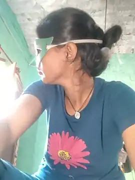 anjli 22 online show from April 19, 2026, 2:01 am