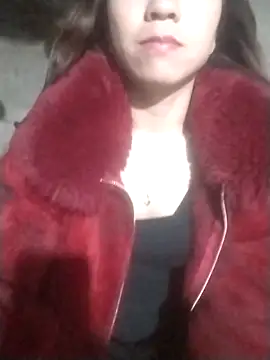 tieutam122 online show from November 28, 2025, 10:43 pm