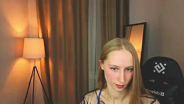 Snapshot of Le0nSky chatting on November 30, 2025, 9:48 pm Le0nSky online show from November 30, 2025, 9:48 pm