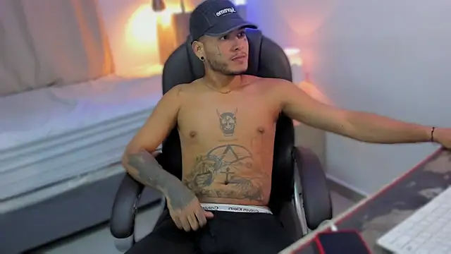 Snapshot of master_evil07 chatting on November 26, 2025, 7:30 am master evil07 online show from November 26, 2025, 7:30 am