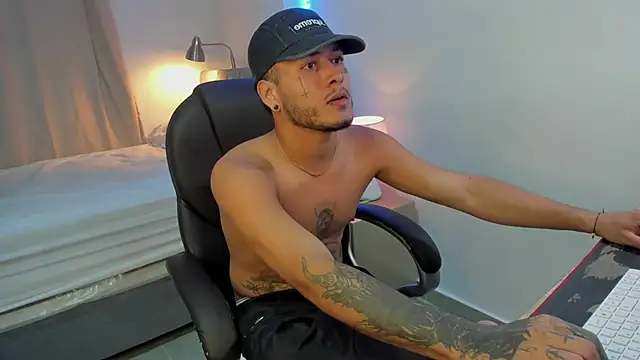 Snapshot of master_evil07 chatting on November 30, 2025, 3:40 am master evil07 online show from November 30, 2025, 3:40 am