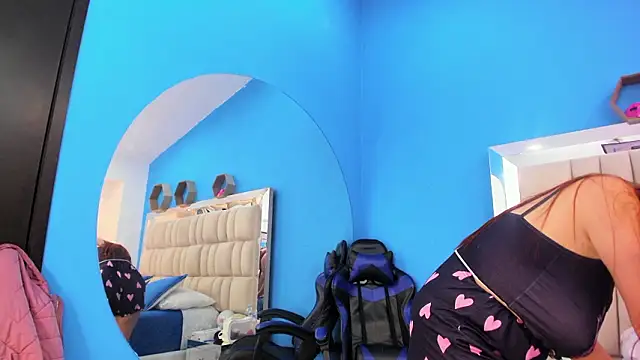 melany love0 online show from February 26, 2026, 12:49 pm