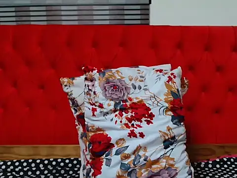 Snapshot of DesiredQueen26 chatting on November 29, 2025, 11:16 pm DesiredQueen26 online show from November 29, 2025, 11:16 pm