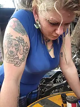 Horny hippie online show from January 7, 2026, 7:41 pm