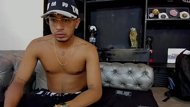 Snapshot of Brand_Collins chatting on December 2, 2025, 7:59 pm Brand Collins online show from December 2, 2025, 7:59 pm