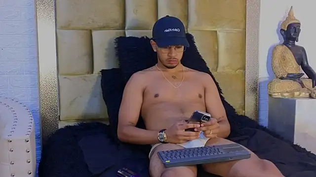 Brand Collins online show from December 5, 2025, 8:39 pm