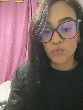 Snapshot of Klohewilliams_ chatting on February 16, 2026, 2:43 am Klohewilliams online show from February 16, 2026, 2:43 am