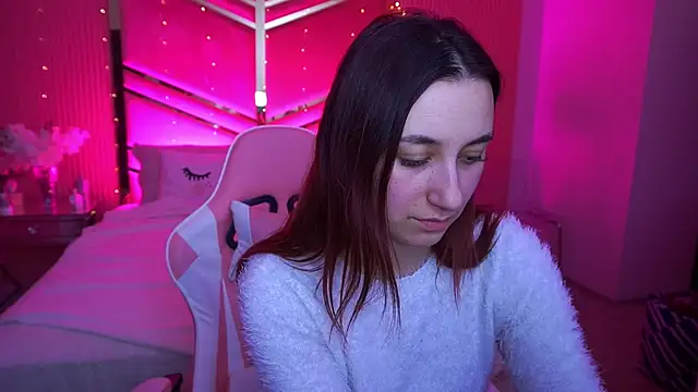 Snapshot of RoxieRay chatting on February 6, 2026, 3:19 pm RoxieRay online show from February 6, 2026, 3:19 pm