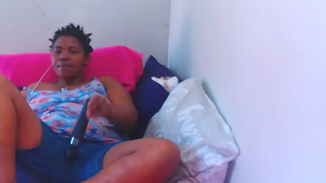 Snapshot of KittyPussyZA chatting on February 3, 2026, 10:31 am KittyPussyZA online show from February 3, 2026, 10:31 am