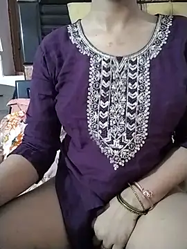Snapshot of RASHMI_SHARMA9 chatting on July 14, 2026, 5:52 pm RASHMI SHARMA9 online show from July 14, 2026, 5:52 pm