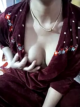 Snapshot of RASHMI_SHARMA9 chatting on January 16, 2026, 5:28 pm RASHMI SHARMA9 online show from January 16, 2026, 5:28 pm