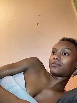    Hannah    online show from December 15, 2025, 1:06 pm