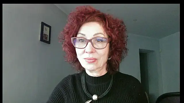 Snapshot of Kelly_Flurr chatting on May 1, 2026, 2:11 pm Kelly Flurr online show from May 1, 2026, 2:11 pm