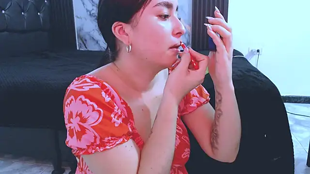 NoaLeon21 online show from February 15, 2026, 6:07 pm