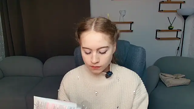 Snapshot of FairrryBluuum chatting on November 28, 2025, 2:28 pm FairrryBluuum online show from November 28, 2025, 2:28 pm