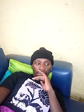 Snapshot of KwaBhebhelicious chatting on December 18, 2025, 10:19 am KwaBhebhelicious online show from December 18, 2025, 10:19 am