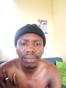 Snapshot of KwaBhebhelicious chatting on December 16, 2025, 2:54 pm KwaBhebhelicious online show from December 16, 2025, 2:54 pm