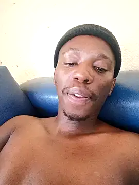 Snapshot of KwaBhebhelicious chatting on December 17, 2025, 7:13 am KwaBhebhelicious online show from December 17, 2025, 7:13 am