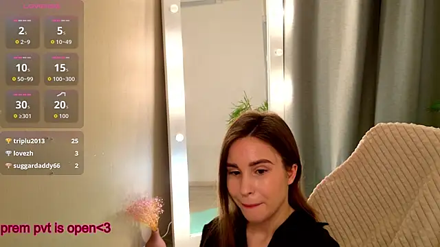 RoyalLina online show from November 29, 2025, 10:32 pm