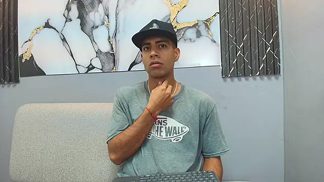 Snapshot of MARCO_SPENCER chatting on November 27, 2025, 12:38 pm MARCO SPENCER online show from November 27, 2025, 12:38 pm