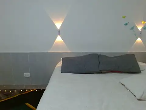 Snapshot of seductrixee chatting on December 17, 2025, 3:11 am seductrixee online show from December 17, 2025, 3:11 am